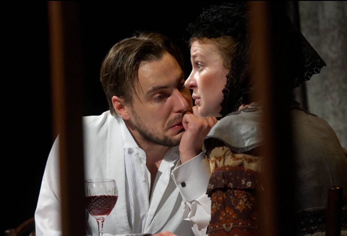 Jaffa Fest: сцена из спектакля «Бесприданница» Jaffa Fest: сцена из спектакля «Бесприданница»
